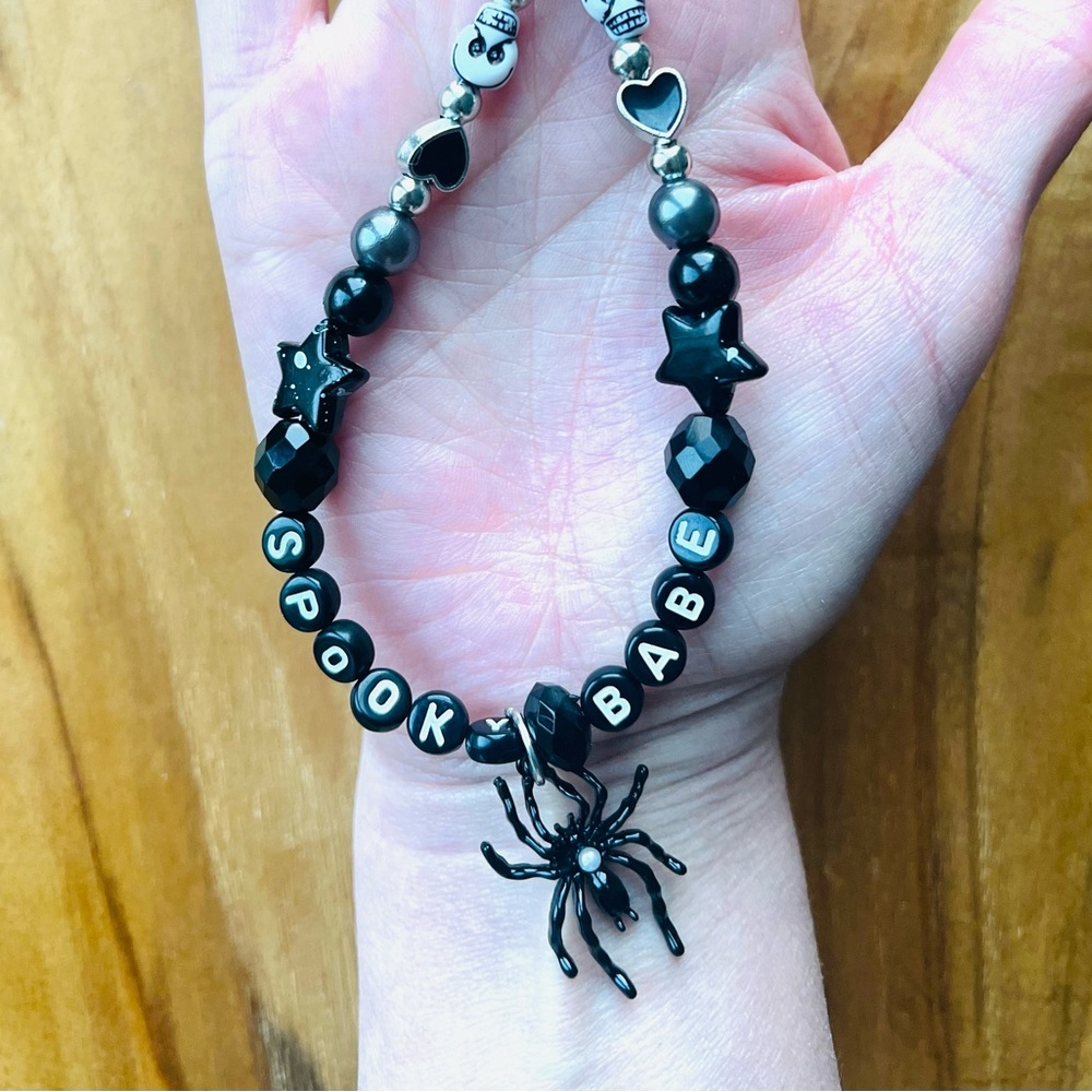 🕷️🦇🖤 Phonecharm strap spooky halloween handmade themed phone charm! 🕷️🖤📱